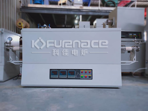1600℃三溫區(qū)管式爐